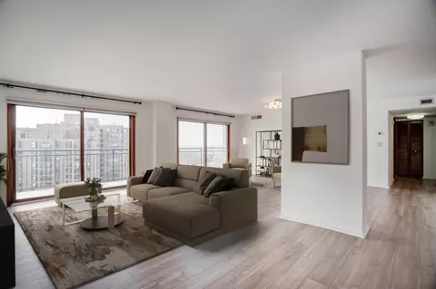 1225 Lasalle Ave #1704, Minneapolis, MN 55403