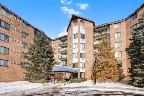 2601 Kenzie Ter #425, Saint Anthony, MN 55418