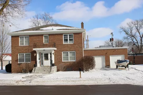 440 6th St, Lafayette, MN 56054