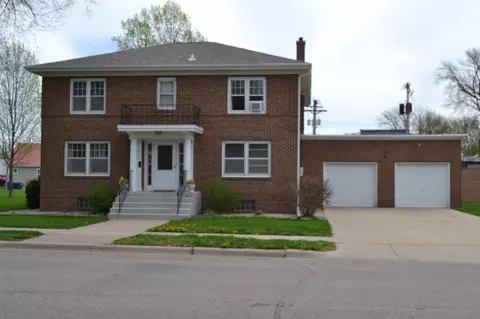 440 6th St, Lafayette, MN 56054