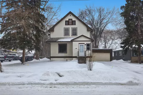 819 7th Ave S, Moorhead, MN 56560