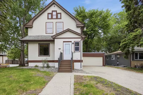 819 7th Ave S, Moorhead, MN 56560
