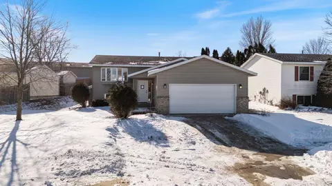 4834 10th St NW, Rochester, MN 55901
