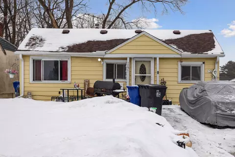 1241 Barclay St, Saint Paul, MN 55106