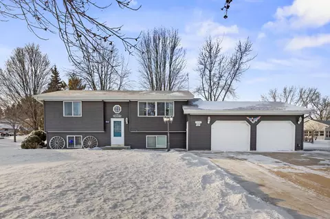 408 Ortloff Trl NW, Watertown, MN 55388