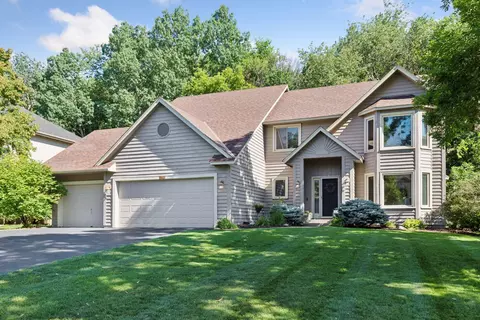 212 Geneva Blvd, Burnsville, MN 55306