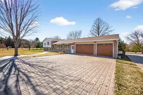 1477 Laurel Ct SE, Rochester, MN 55904