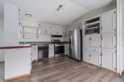 Kitchen - 23 Coban Dr, Duluth, MN 55808 photo 1 of 2