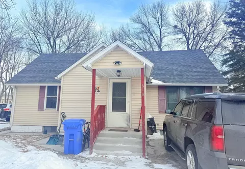 810 13th St, Clarkfield, MN 56223