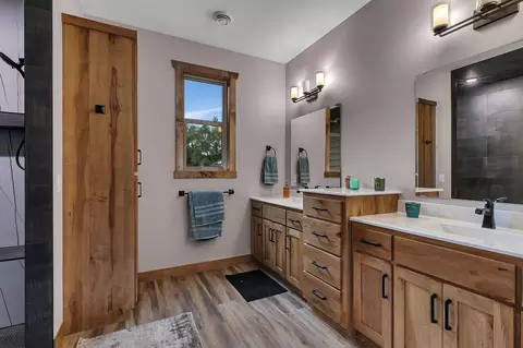Bath - 2016 Forest Ct, Saint Cloud, MN 56303 photo 1 of 3