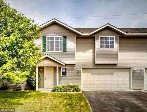 2027 Brittany Ct, Shakopee, MN 55379
