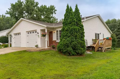 2809 Northern Valley Dr NE, Rochester, MN 55906
