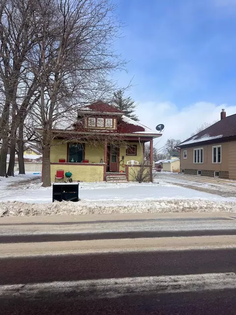 705 E Blue Earth Ave, Fairmont, MN 56031