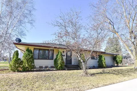 245 Kneale Ave N, Thief River Falls, MN 56701