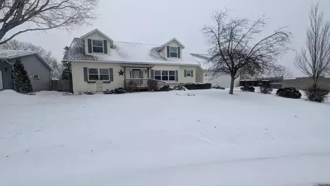 701 Aspen Dr, Saint Peter, MN 56082