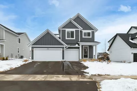 5121 Coronado Dr, Woodbury, MN 55129