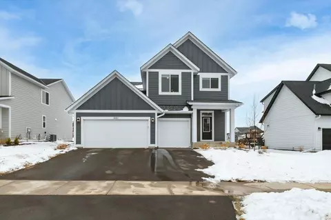 5121 Coronado Dr, Woodbury, MN 55129