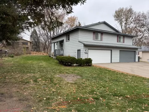 8275 Cypress Ln, Eden Prairie, MN 55347