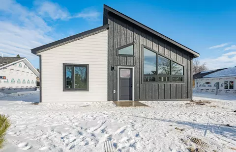 615 NW 7th Ave, Grand Rapids, MN 55744