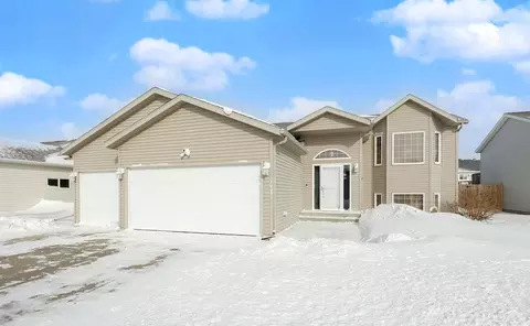 1034 39th Ave W, West Fargo, ND 58078