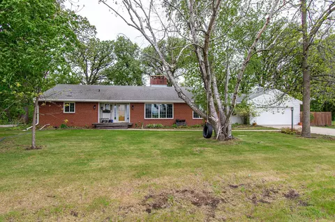 1513 40th Ave N, Moorhead, MN 56560