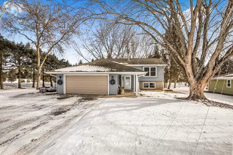 Exterior - 2202 Clare Ct, Saint Cloud, MN 56301 photo 2 of 7