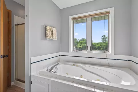 Bath - 4380 Chester Ct, Webster, MN 55088 photo 2 of 4