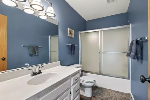 Bath - 4380 Chester Ct, Webster, MN 55088 photo 3 of 4