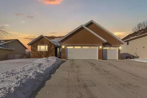 2214 Hulett Ave, Faribault, MN 55021