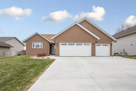 2214 Hulett Ave, Faribault, MN 55021