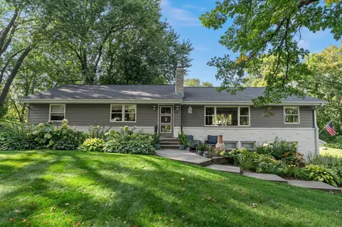 605 Kingsview Ln N, Plymouth, MN 55447