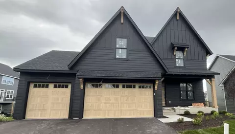 5564 Rolling Hills Pkwy, Chaska, MN 55318