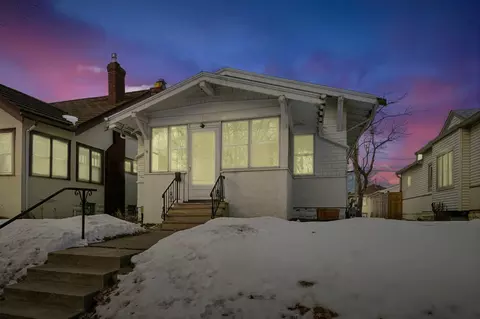 1981 Berkeley Ave, Saint Paul, MN 55105