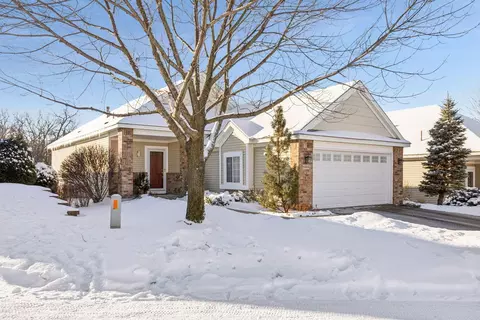 8884 Compton Ln, Inver Grove Heights, MN 55076