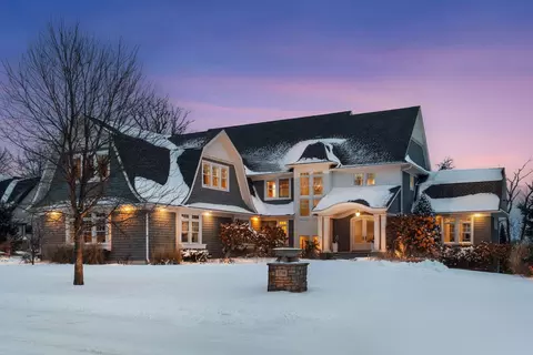 3758 Woodland Cove Pkwy, Minnetrista, MN 55331