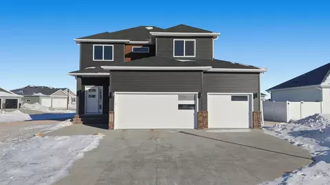 1326 Commander Dr W, West Fargo, ND 58078