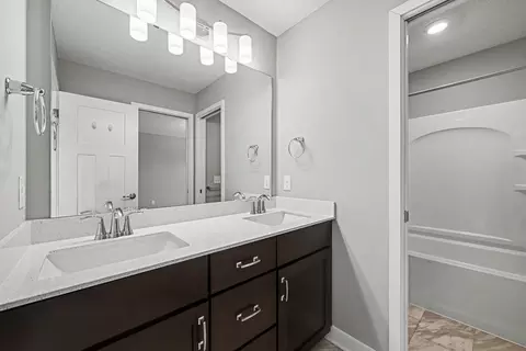 Bath - 6241 Steeple Chase Ln, Hamel, MN 55340 photo 2 of 5