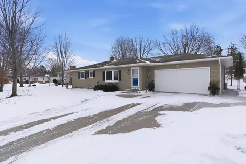 3918 Turquoise Pt, Eagan, MN 55122