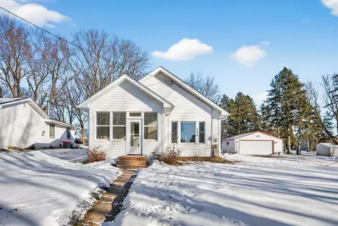 306 N Division St, Roberts, WI 54023