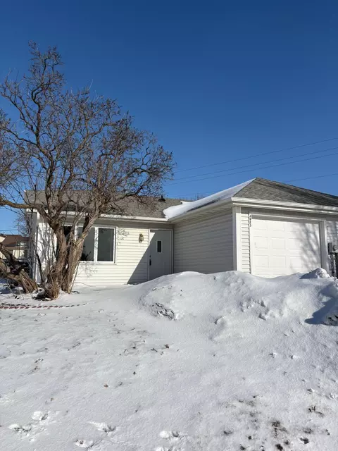 3023 25th St NW, Rochester, MN 55901