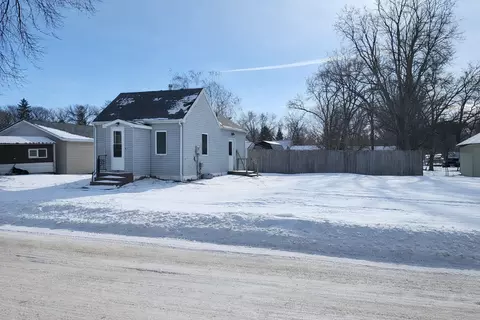 422 Minnesota Ave SE, Willmar, MN 56201