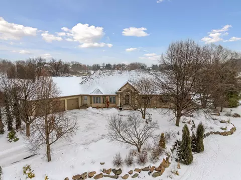 675 Navajo Rd W, Medina, MN 55340