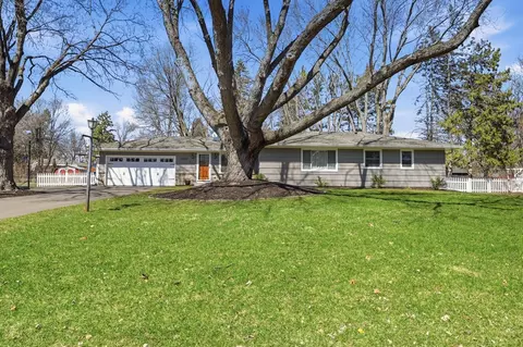 15520 2nd Ave N, Plymouth, MN 55447