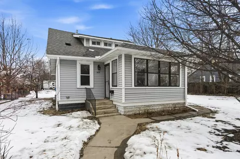 1651 Thomas Ave N, Minneapolis, MN 55411