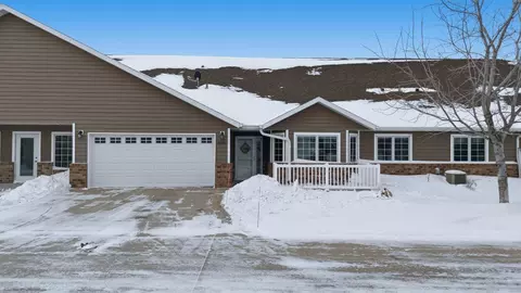 4646 44th Ave S #B, Fargo, ND 58104