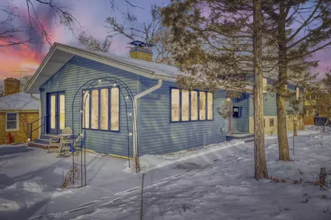 1747 Ford Pkwy, Saint Paul, MN 55116