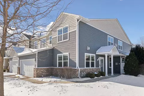 1599 Sumac Cir #A, Carver, MN 55315