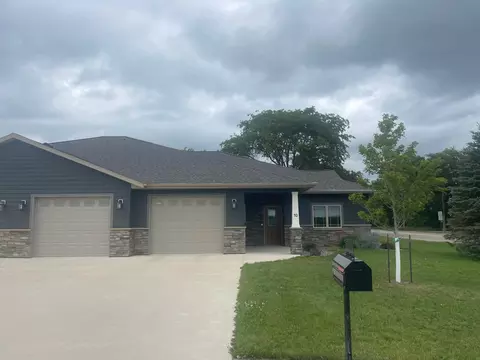 10 Pine St, Tracy, MN 56175