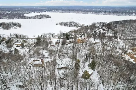 5880 Christmas Lake Rd, Excelsior, MN 55331