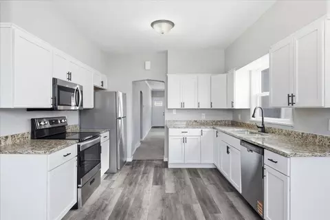 1121 2nd St, Hudson, WI 54016